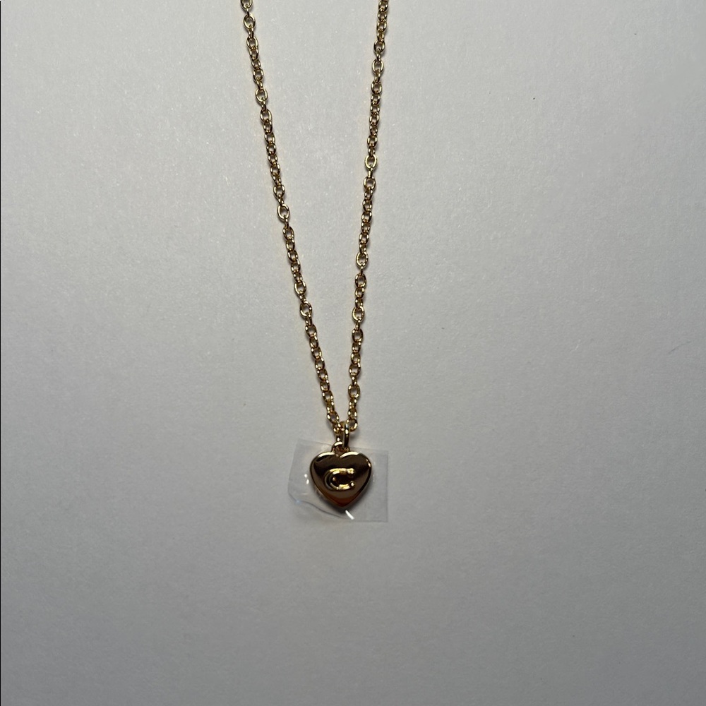 Coach gold heart pendant necklace NWT - Picture 2 of 3